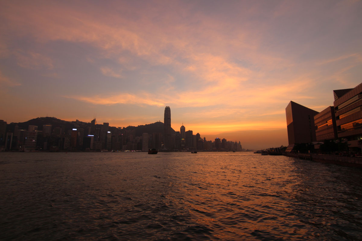 Hong Kong Harbour bei Sonnenuntergang