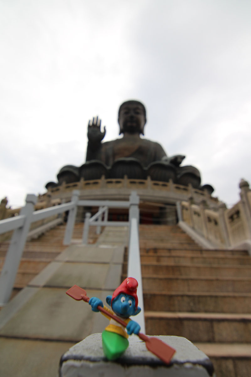Treppe hoch zur großen Buddah Statue